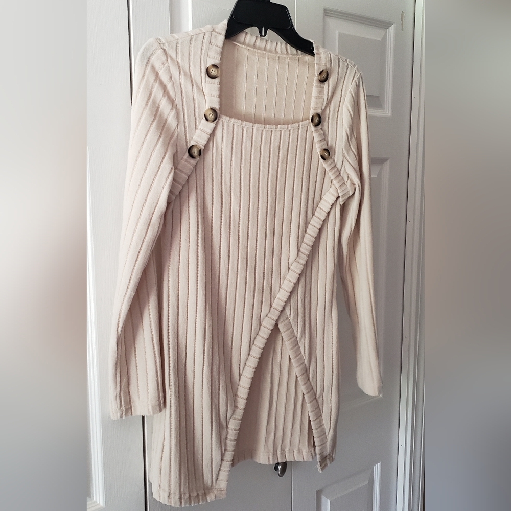 Unique long sleeve thin sweater